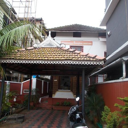 Guruvayur Bunglow Exterior photo